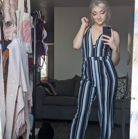 S Chic Black & White One-piece By Revamped - Picture 1 of 16